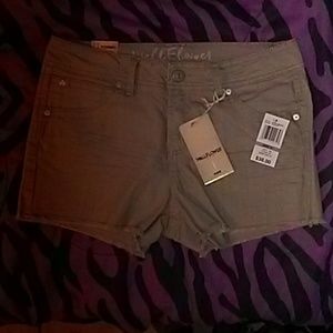 Wallflowers khaki shorts